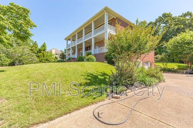 Building Photo - 605 Hidden Forest Dr