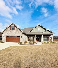 Building Photo - 102 Twisted Laurel Ln