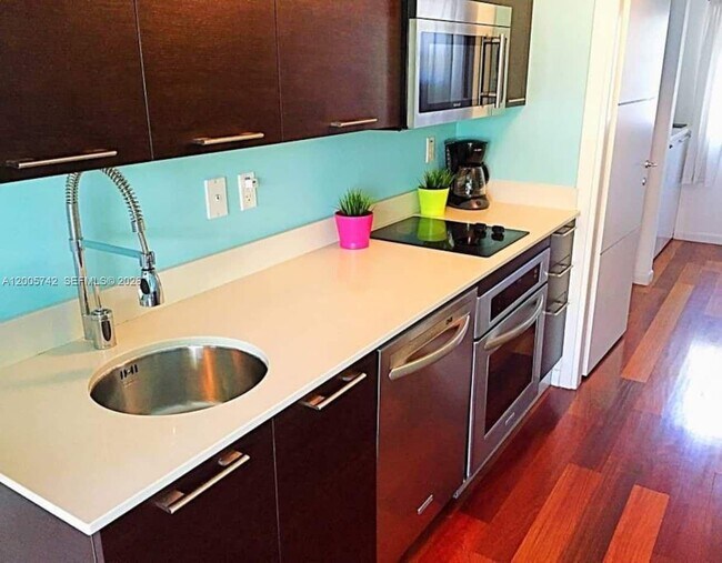 Building Photo - 1560 Pennsylvania Ave