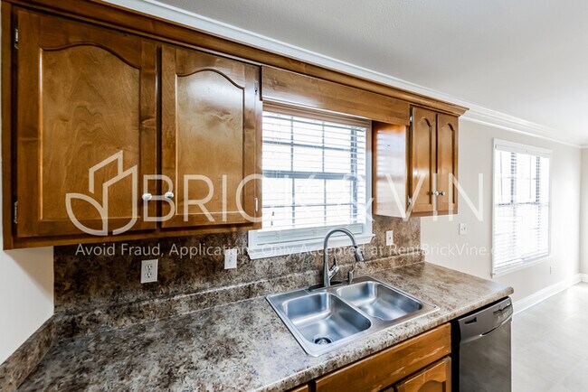 Foto del edificio - 229 Saratoga Ln