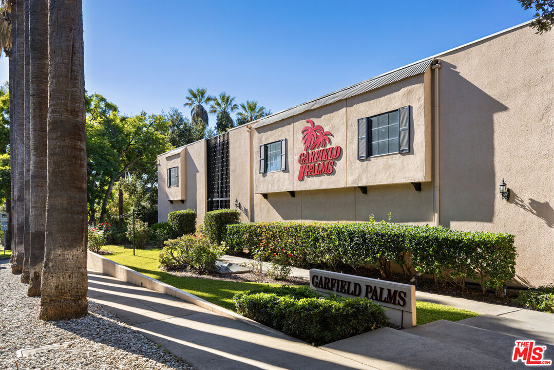 Garfield Palms Apartments Pasadena