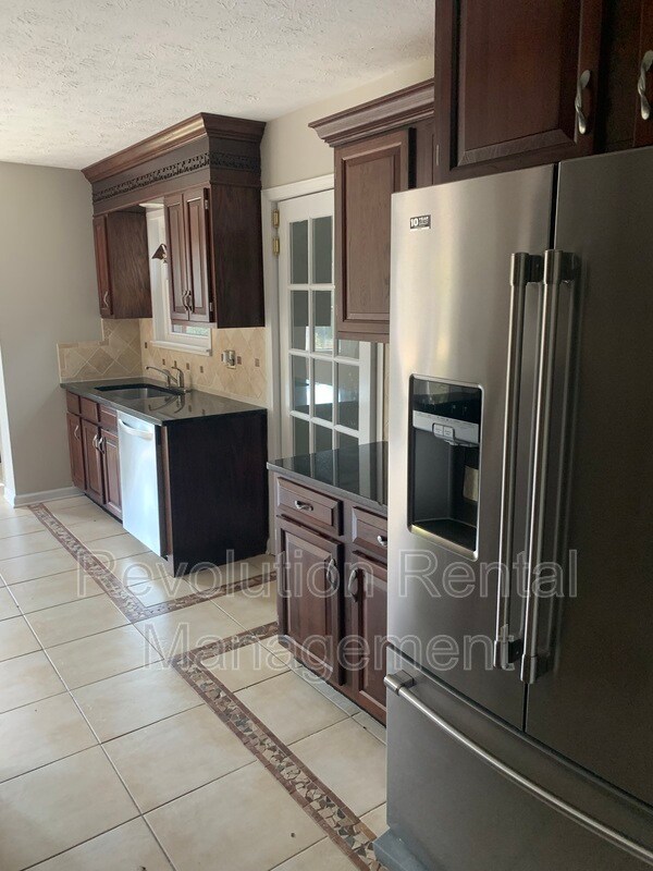 Building Photo - 8373 Brewer Rd