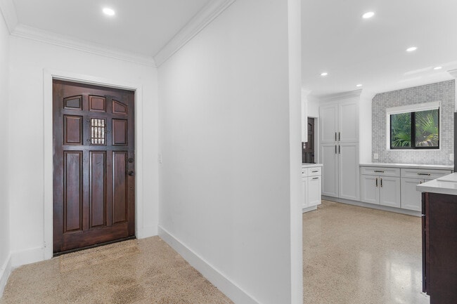 Building Photo - 901 Guava Isle