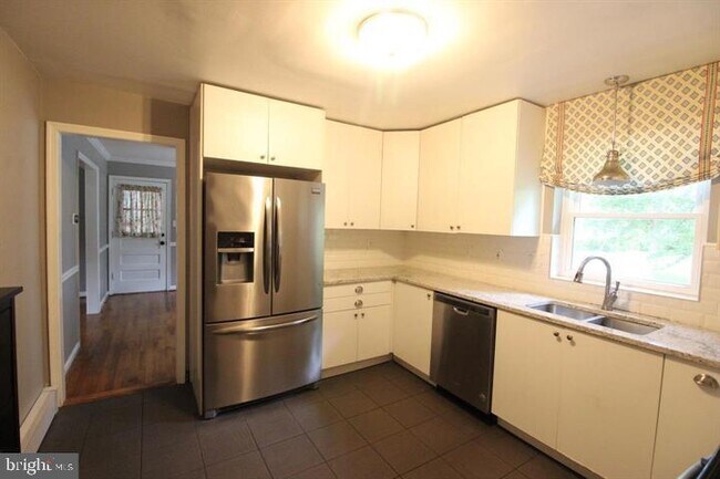 Foto del edificio - 4401 Jackson Pl