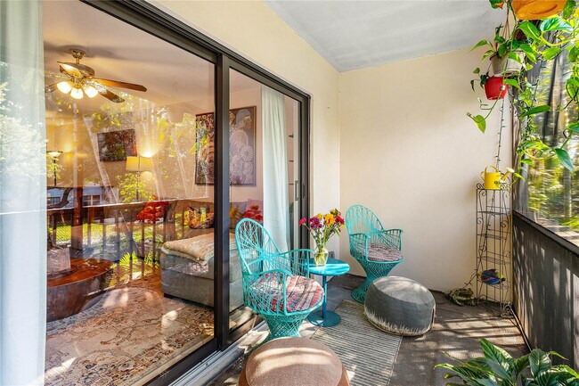 Foto del edificio - 3111 Oakland Shores Dr