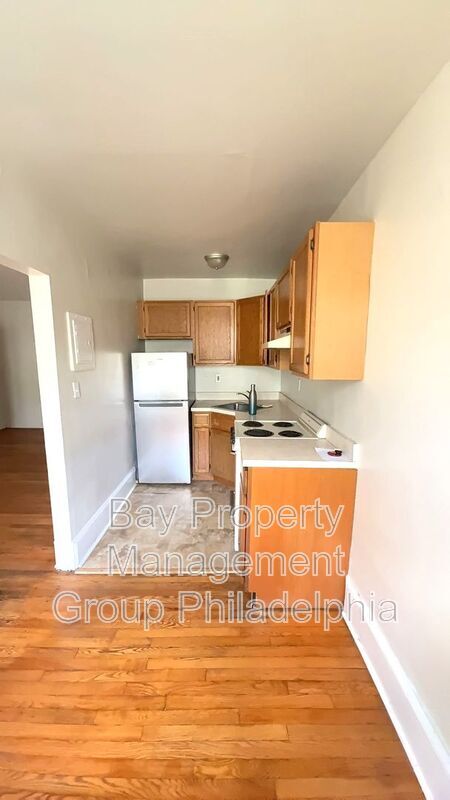 Building Photo - 2809 W Queen Ln