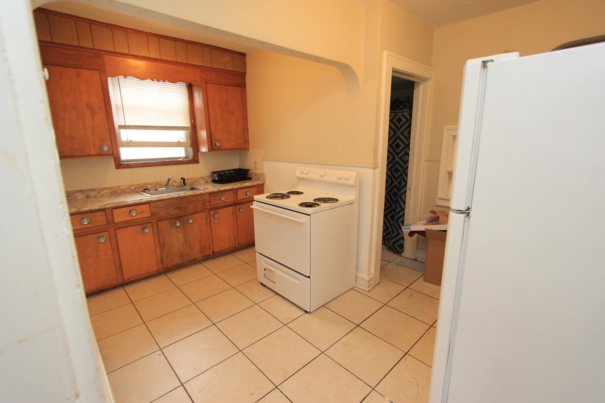 Primary Photo - 32 Irving Pl