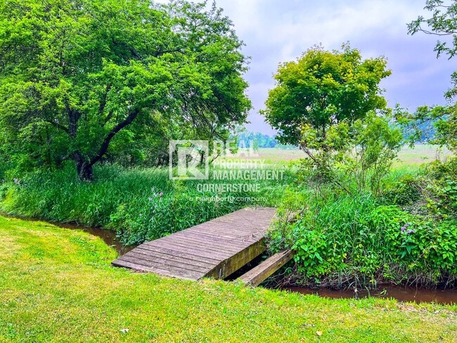 Building Photo - COMING SOON!  Spacious Country Home with H...
