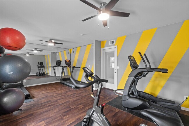 Foto del edificio - Riverside North Apartment Homes