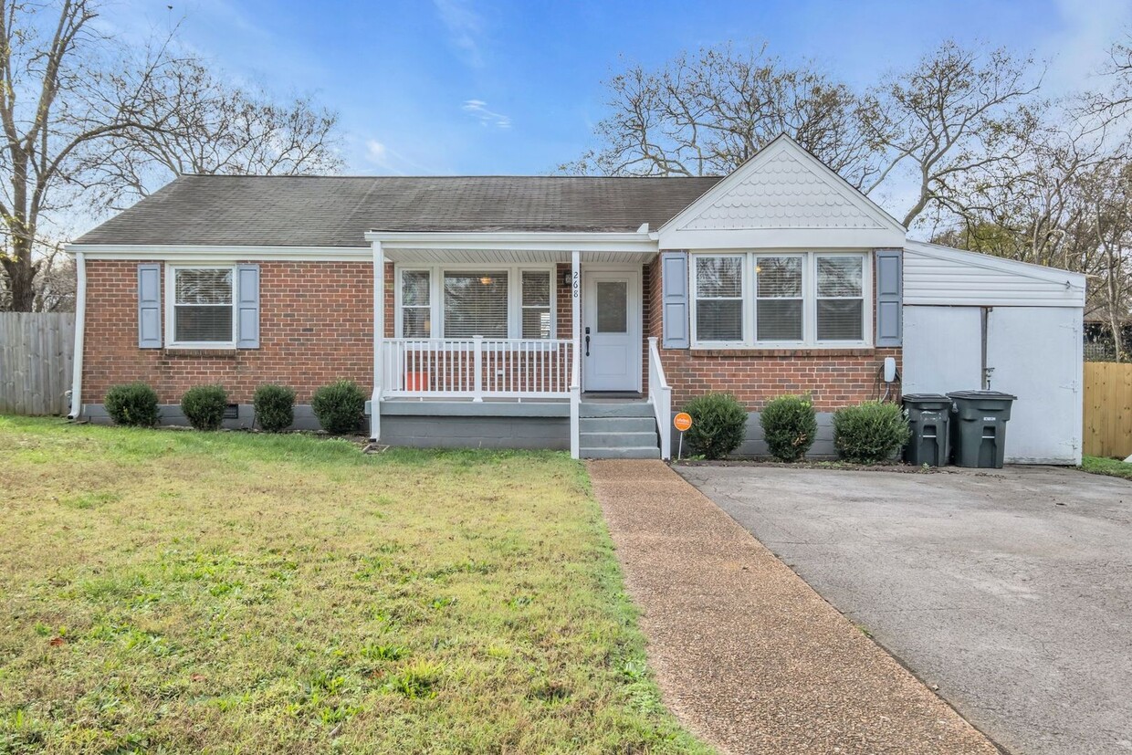 Foto principal - East Nashville home with EV Charger!