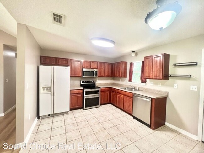Building Photo - 3 br, 2 bath House - 317 Lakeview Drive