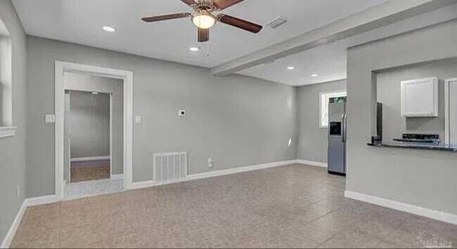 Foto del edificio - 22 Adkinson Dr