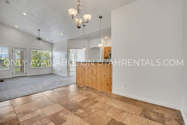 Foto del edificio - 1028 Canyon Vista Rd