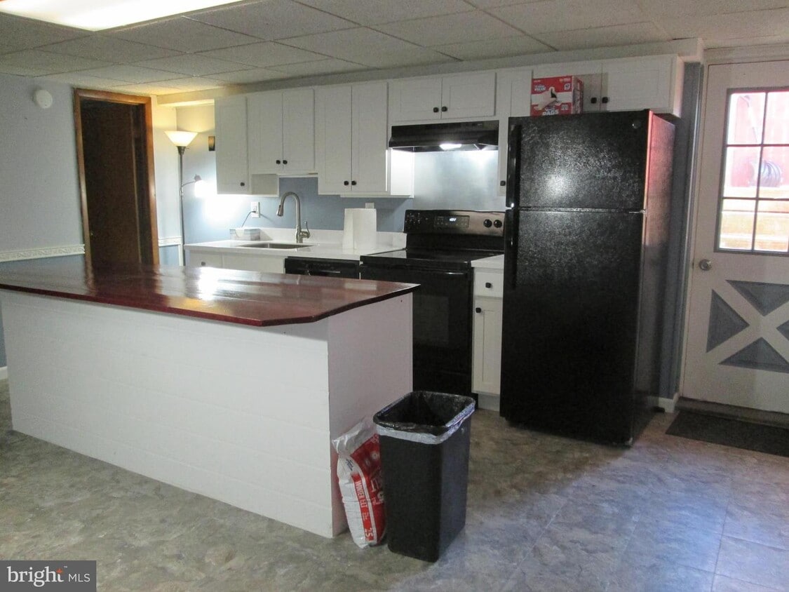 8 N Seasons Dr, Dillsburg, PA 17019 Room for Rent in Dillsburg, PA