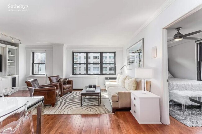 Building Photo - 301 E 63rd St