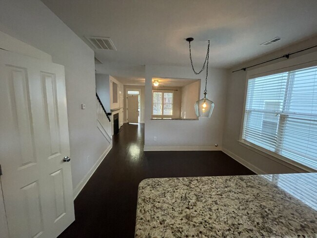 Foto del edificio - 3 bedroom 3.5 bathroom Detached house with...