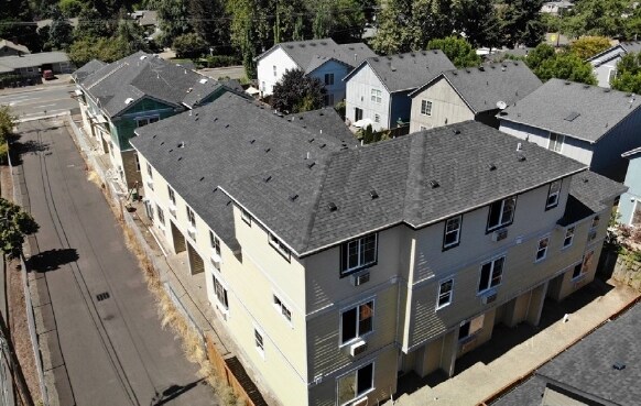 Primary Photo - 1023-1025 Coburg Rd