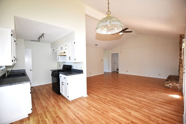 Foto del edificio - Cozy Brushy Creek 1 story - Cul-de-sac Lot