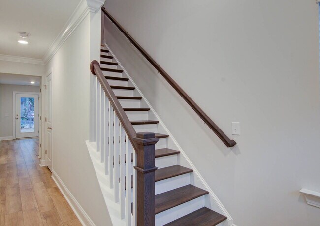 Foto del edificio - 1237 Tice Ln