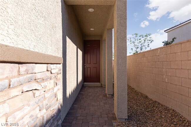 Building Photo - 2448 Bellinzona Pl