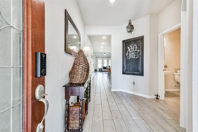 Foto del edificio - 533 Winburn Tide Ln