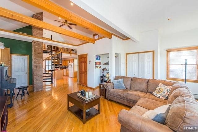 Foto del edificio - 551 Washington St