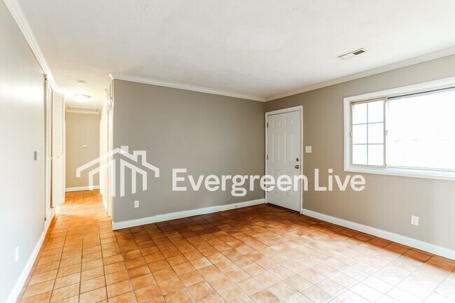 Foto del edificio - 5336 Mapleridge Dr