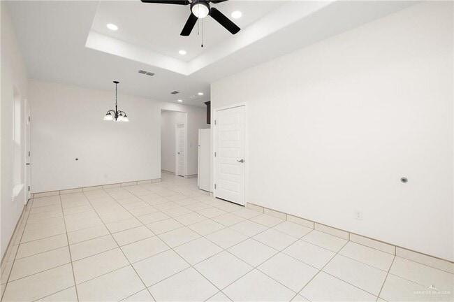 Building Photo - 2226 N Vly Cir