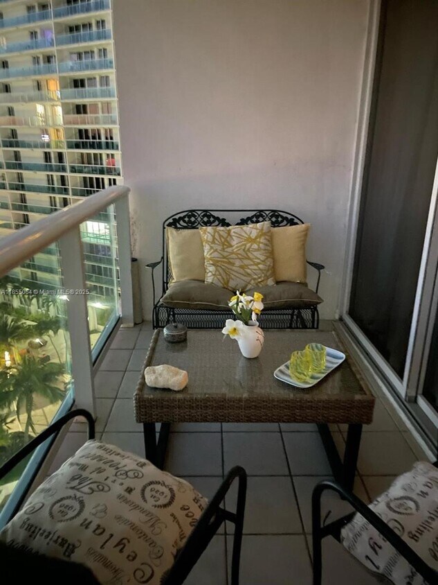 Foto principal - 100 Bayview Dr