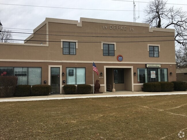 Building Photo - 4606 Old Grand Ave