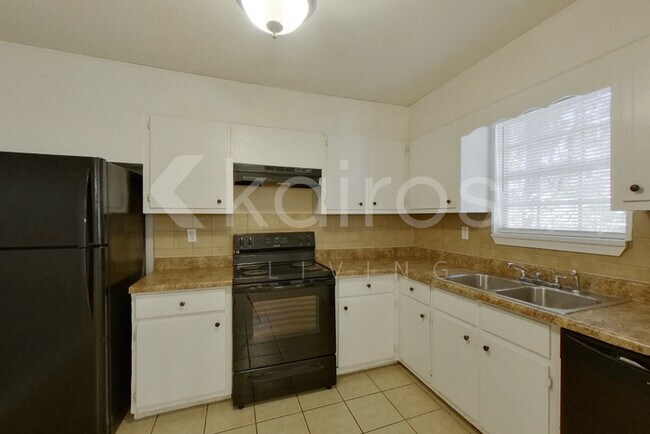 Foto del edificio - 1945 Croydon Cir
