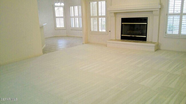Foto del edificio - 6901 Mineral Ridge Dr