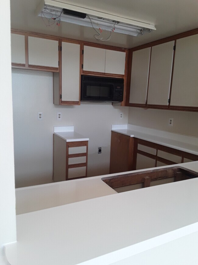 Building Photo - 330 S Harvard Blvd