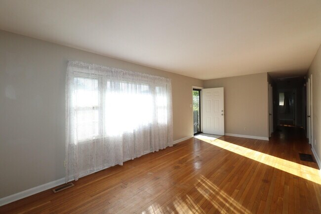 Foto del edificio - 501 Westerfield Way