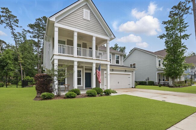 Foto del edificio - Spacious 5 Bedroom Home in Richmond Hill’s Waterways Community