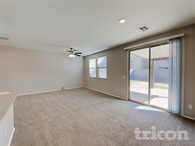 Foto del edificio - 40605 W Nicole Ct