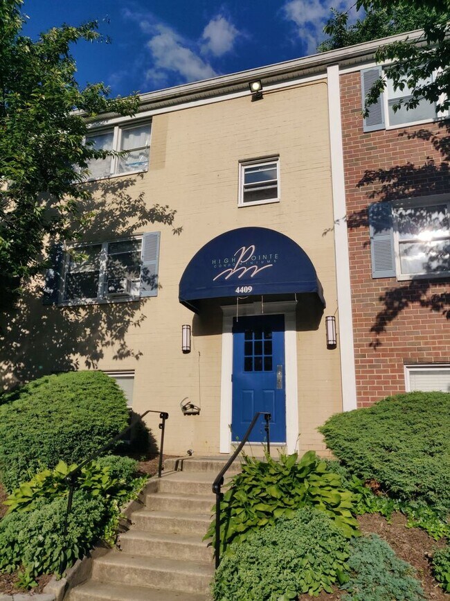 Building Photo - Gorgeous 2-Bedroom Coldspring Condo
