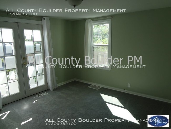 Building Photo - 222 Vivian St