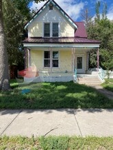 Building Photo - 113 1/2-311-312 Ross Ave