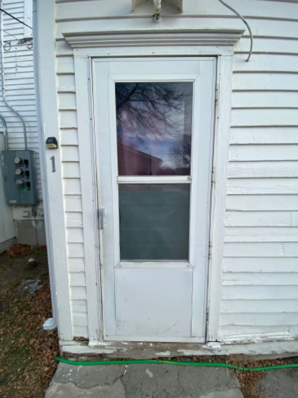 Building Photo - 220 4th Ave E