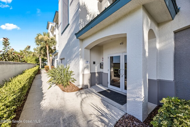 Foto del edificio - 540 S Banana River Dr