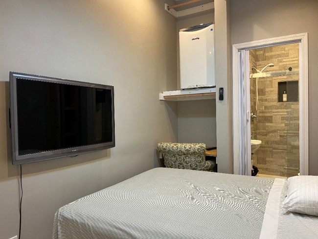 Photo - 484 Linden St Townhome