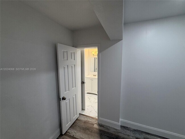 Foto del edificio - 2161 NW 26th Ave