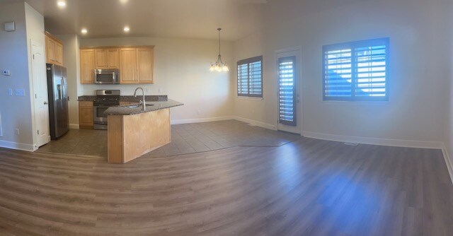 Foto del edificio - 645 Wyngate Pointe Ln