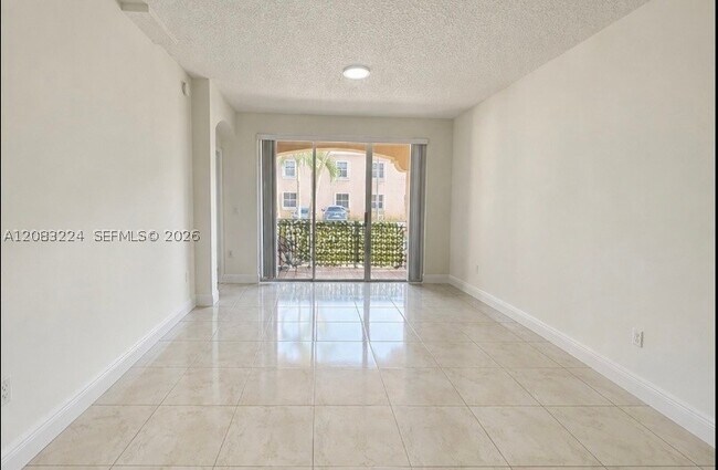 Building Photo - 6720 NW 114th Ave