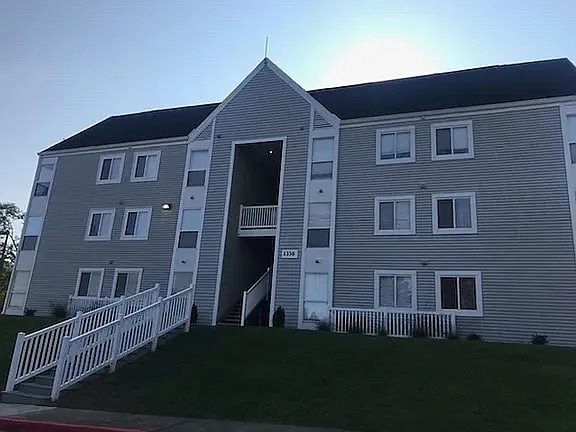 Building Photo - 1348 Hunters Rd