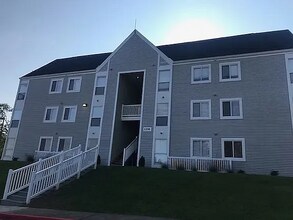 Building Photo - 1348 Hunters Rd