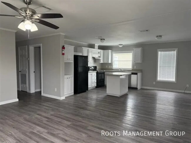 Building Photo - 15927 Clarke Springs Dr