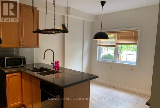Building Photo - 100 Beddoe Dr