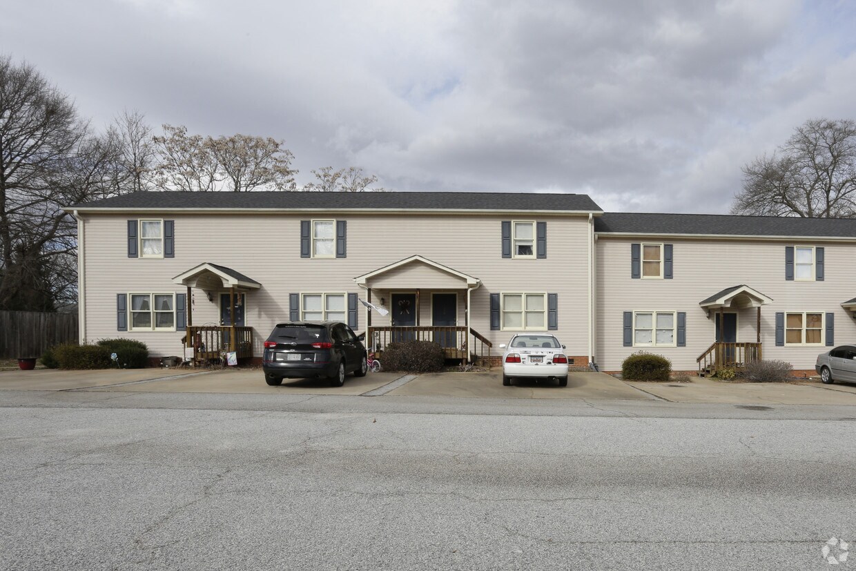 Country Cove Townhomes Apartments in Greer, SC